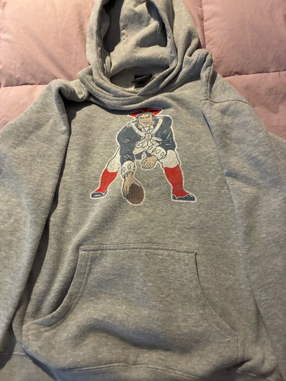 Kids size 14/16 Hoodie with vintage patriots Football Graphic